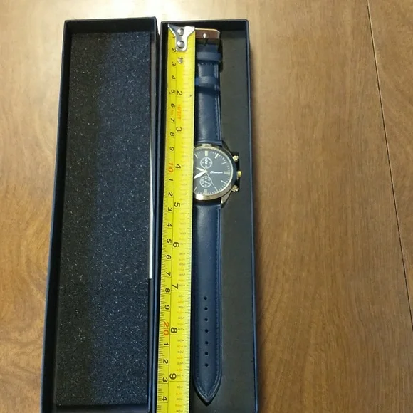 Classique Men's Watch with original case - Picture 10 of 10
